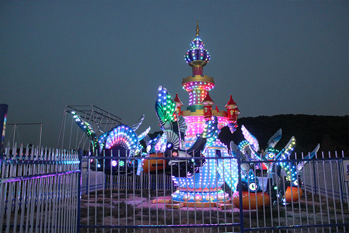 interstellar hawk amusement rides