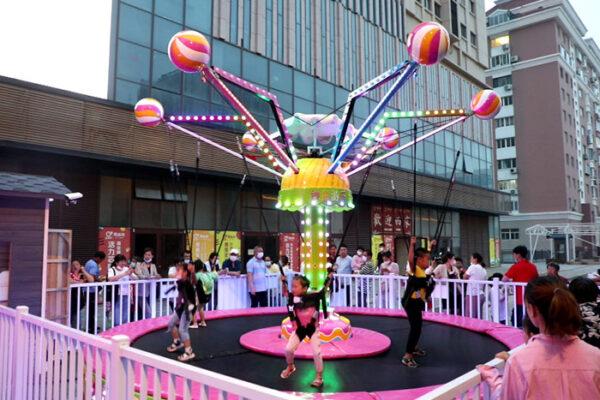 lollipop rotating bungee ride lollipop rotating bungee ride