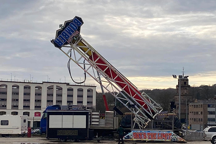 trailler pendulum rides